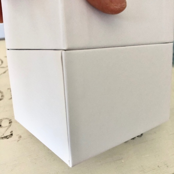 PANDORA, 2016, Porcelain, White And Silver, Quilted, Christmas Present, Ornament - Picture 14 of 16